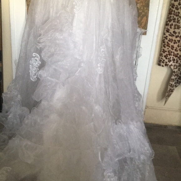 Vintage wedding dress 90 beast 30 waist 36 , 90 inches long - Picture 8 of 12